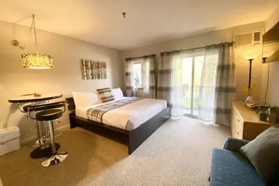 Image de Comfy Resort Studio Apt! Minutes to Loon, w\/pool!