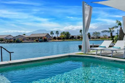 Image de All Inclusive-4 Miami Vice Vibes Luxury Lake Villa