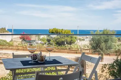 Image de Sea View Apt with parking 200m from Cala Paura