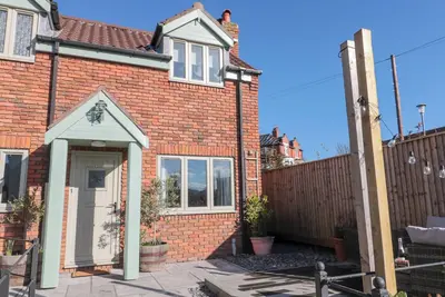 Image de Rosemary Cottage, pet friendly, with open fire in Sleights