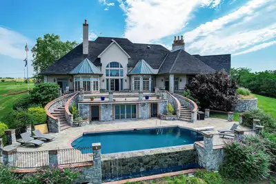 Image de 8 Mi to Dtwn: Expansive Estate in Gettysburg!