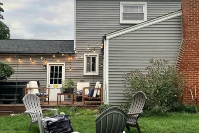 Image de Cozy 4 bedroom home with hot tub