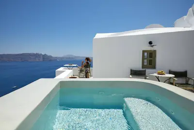 Image de Opulent Oia Oasis: 3-Bedroom Luxury Suite