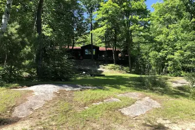 Image de Quiet Cottage on Private Lake in Muskoka - Pets Stay Free!