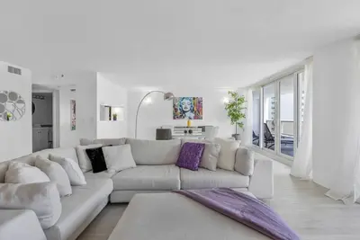 Image de Bayfront Breeze - Deux Chambres Appartement, Couchages 4