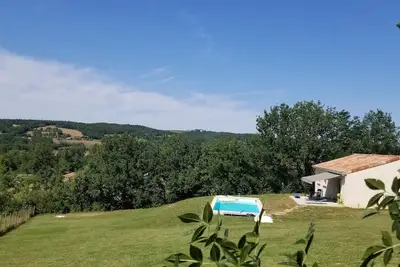 Image de villa de campagne dans un petit village avec piscine privé