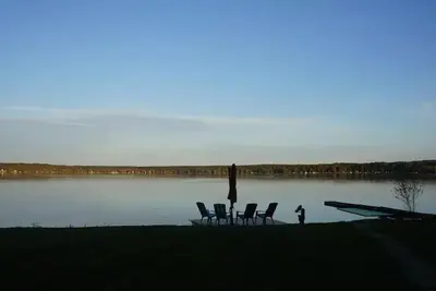 Image de Soothing 4-Season Work & Play Lakehouse