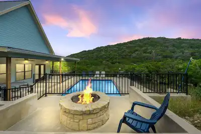 Image de Private pool, excellent price, less than 5-minutes to The Frio River