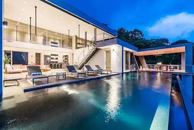 Image de One Of A Kind Villa W/ Huge Outdoor living Area, Private Pool!