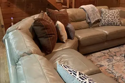 Image de Log Cabin On a Secluded lot -Sleeps 8 at Lake Texoma