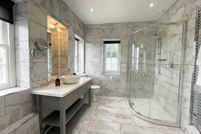 Hazelwood-de Luxe-Appartement-Salle de bain privée séparée-Vue sur Jardin