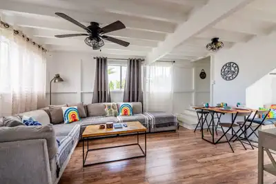 Image de Somewhere Over Rainbow Loft - Hilo New