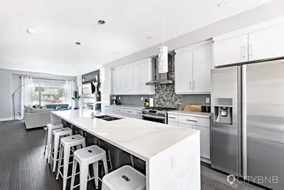 Image de Bonnie Doon - Sleeps 6 - 5 mins to downtown