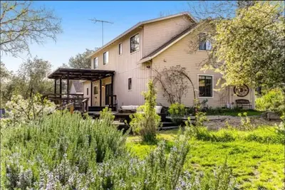 Image de Tranquil Healdsburg Escape | Near Wineries & Plaza