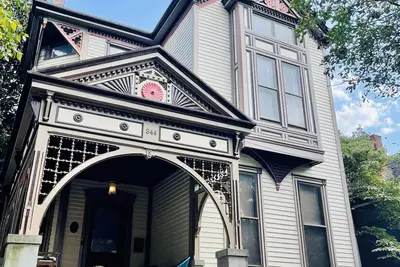 Image de Historical Villa w/hot tub-1block from Rupp