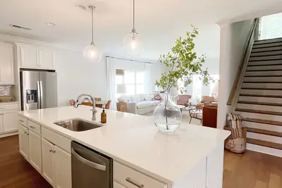 Image de 4 Bedroom Luxury Gameday House, 8 min to Stadium