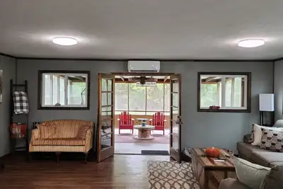 Image de Cozy One-Bedroom Cabin on Peaceful 38 Acres