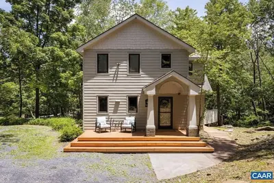 Image de The Snow House New Hot Tub Pet Friendly Creek PacMan
