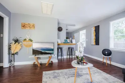 Image de Serene Sanctuary with ShellCrestCorp Apt 104