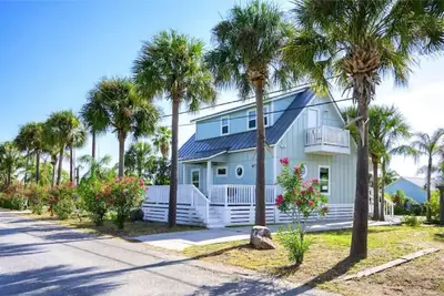 Image de Grace's Cottage w/ pier & Beautiful pool