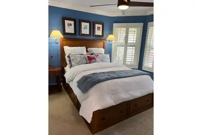 Image de Your own private getaway minutes from the ocean.