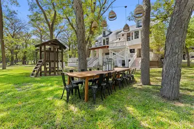 Image de Luxury by the Lake - English Villa - Sleeps 23