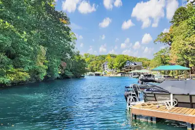 Image de Keowee Adventures ~ Peaceful Lakefront Home on Keowee ~ 7 Miles from Clemson!