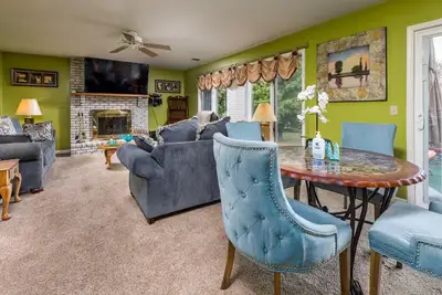 Image de Homely Retreat - near ski resort, golf course, trails, kayaking, shopping & more