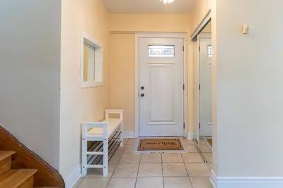 Image de Bloor Paradise - 4 bed /2 bath + Parking & Wi-fi