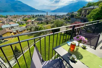 Image de Giardino-Maria Tulipano Holiday Apartment with Garden and Lake View