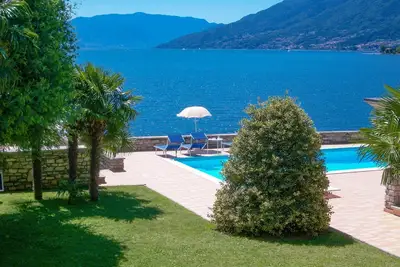 Image de GiardinoLago Rosso Holiday flat on the lake with pool