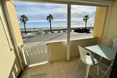 Image de Front De Mer: En rdc / T2 Traversant proche toutes commodités