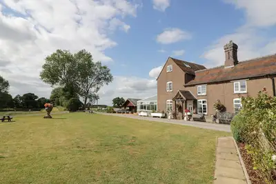 Image de Far Coley Farm And Kilnhurst Log Cabin, pet friendly in Great Haywood