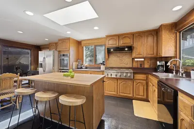 Image de 221w: Family Friendly Avalon Home, Golf Cart, Large Deck + Outdoor Dining