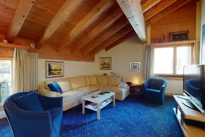 Image de 4 ½ - room apartment on the top floor.