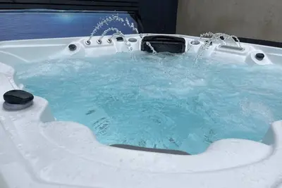 ♥︎Hot Tub, Newly refurbished 4 bed, Dog friendly.