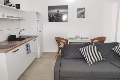 Appartement supérieur une chambre dans un complexe de vacances avec piscine.