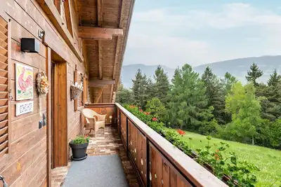 Image de Ferme 'Wieshof Rustika' avec vue sur les montagnes, jardin et Wi-Fi.