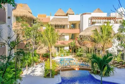 Image de Chic Condo | Pool | Balcony | Bikes | Near beach