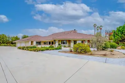 Villa with indoor pool in Temecula wine country-Vrbo