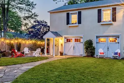 Image de Gorgeous Carriage House close to Usna, walk to stadium, free parking, pets+kids