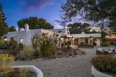 Image de 5 Bedroom Taos Luxury Hacienda - Close to Taos Ski Valley - Book now!