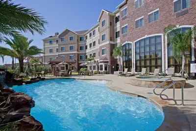 Image de 2 Bedrooms | Free Breakfast + Outdoor Pool