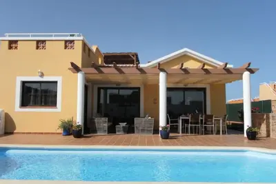 Image de 4 bedroom Luxury villa with Ac, private heated pool, Xbox and all the amenities!