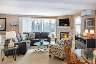 Image de Corner townhome with mountain views, gas fireplace & Ac - Quechee Club access