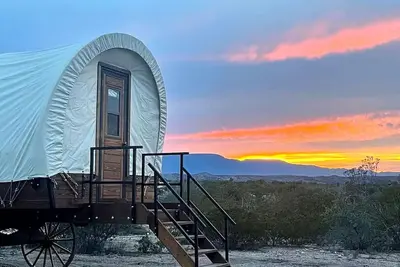 Image de Stagecoach Stargazing near Sedona with a Spa!