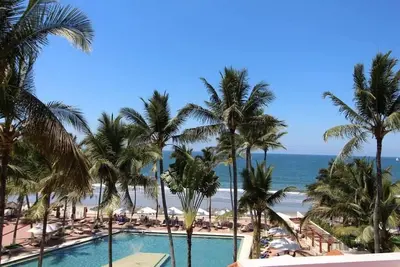Image de Suite in Hotel + Beach + Pool | 2 Bedroom