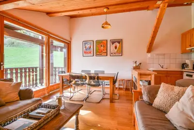 Image de Appartement cosy à 400m du centre, proche pistes, balcon, parking, 6 pers, linge inclus