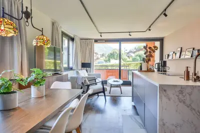 Image de Appartement lumineux, 4 pers, terrasse, 700m centre et télécabine, WiFi, parking, draps inclus