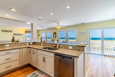 Image de Ultimate 3 Bedroom Lavallette, Nj Beachfront Rental